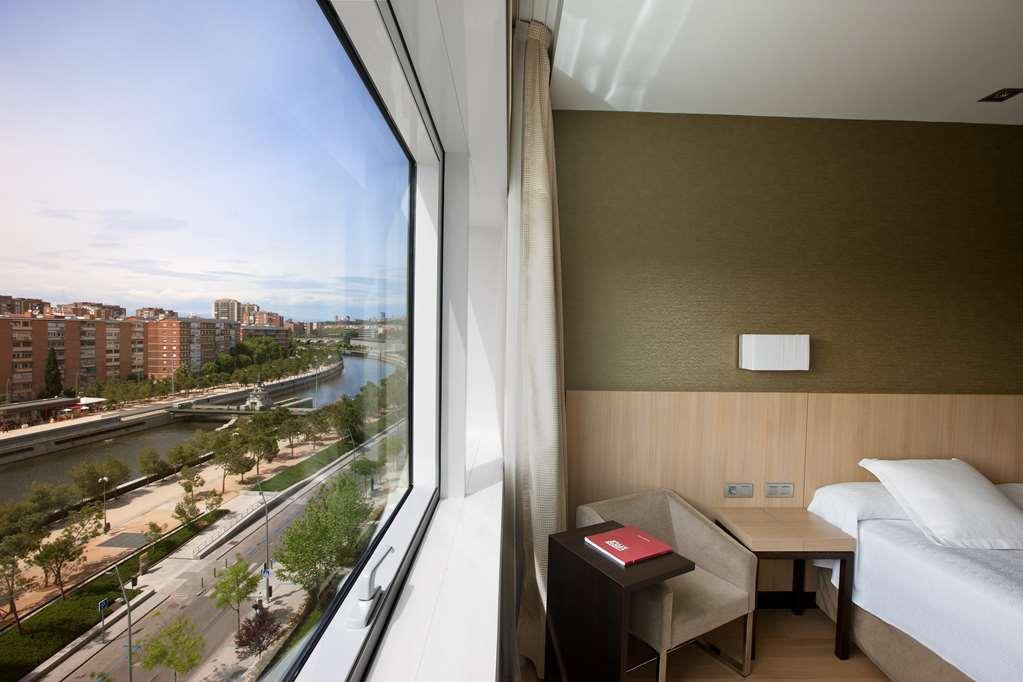 Nh Ribera Del Manzanares Hotel Madrid Phòng bức ảnh