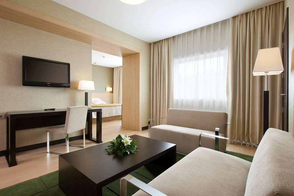 Nh Ribera Del Manzanares Hotel Madrid Phòng bức ảnh